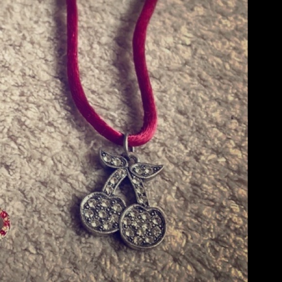 Jewelry - 🍒Cherries Necklace